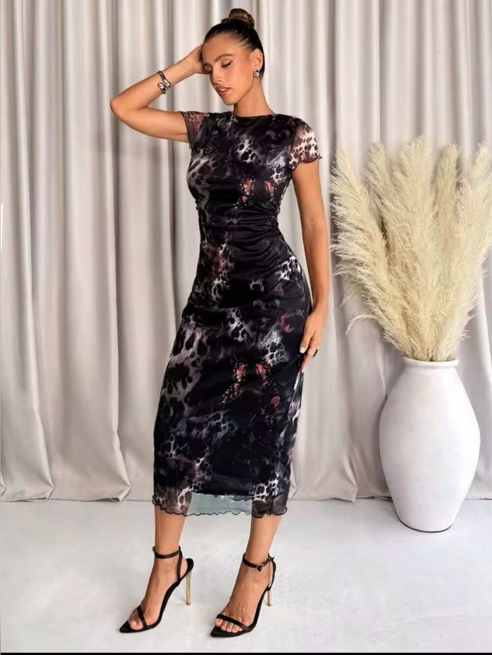**NEW** Short Sleeve bodycon Dress Size 12